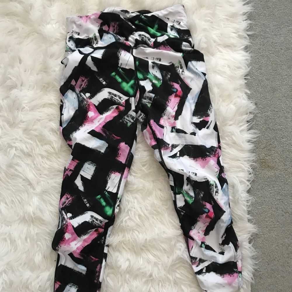 Betsey Johnson printed workout leggings 🏃🏻‍♀️